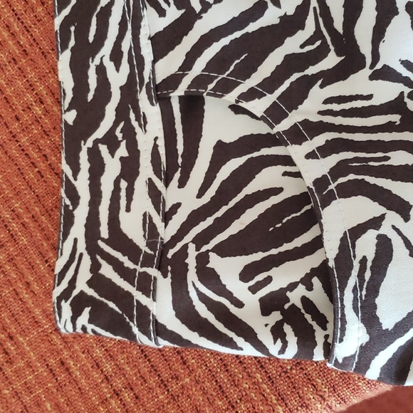 NWT Chico's Abstract Skirt - Picture 7 of 8